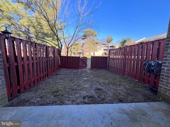 Building Photo - 782 Quince Orchard Blvd