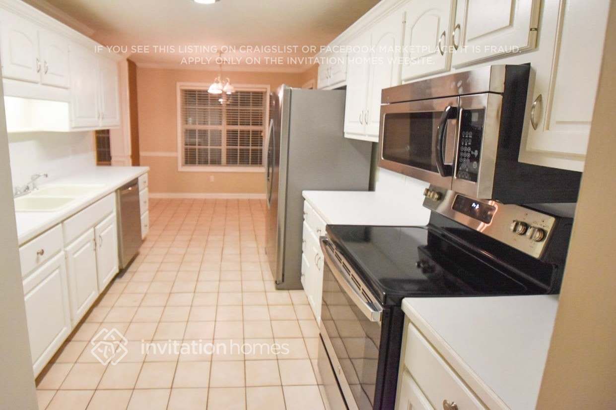 Building Photo - 820 Cambridge Creek Dr SW