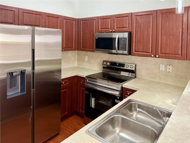 Building Photo - 2311 SE 24th Ct