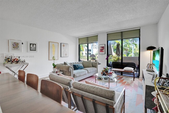 Building Photo - 161 Crandon Blvd