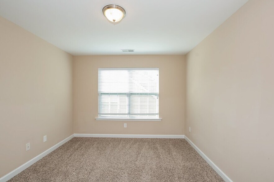 Building Photo - 1710 Jekyll Ln