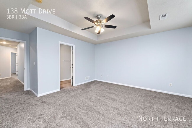 Building Photo - 138 Mott Dr