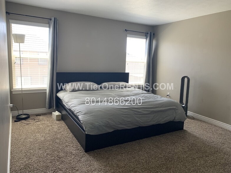 Building Photo - This property offers a NO DEPOSIT option available for qualified renters!