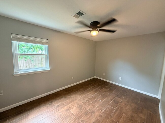 Building Photo - Gautier Property