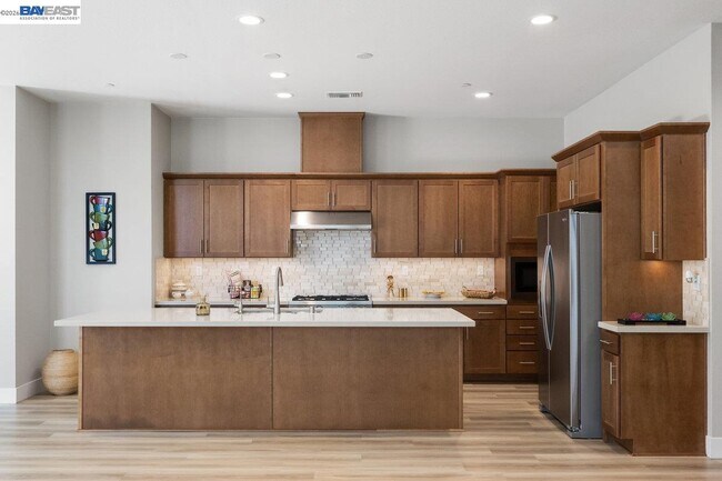 Building Photo - 3010 Rio Grande Dr