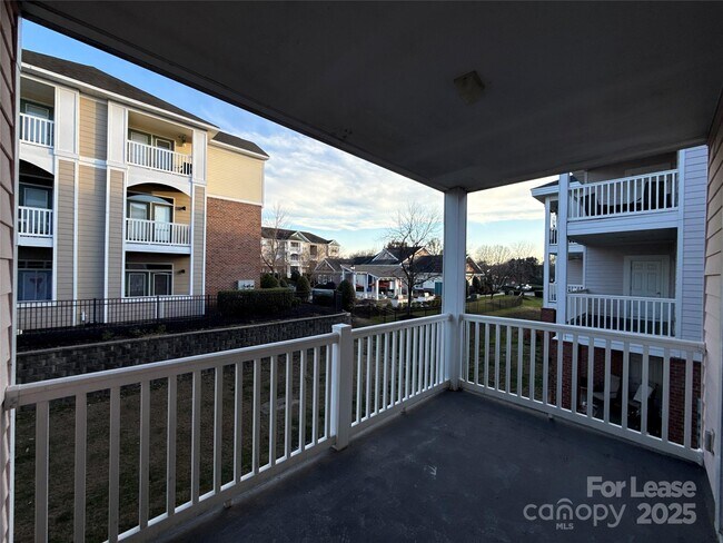 Building Photo - 9068 Meadow Vista Rd