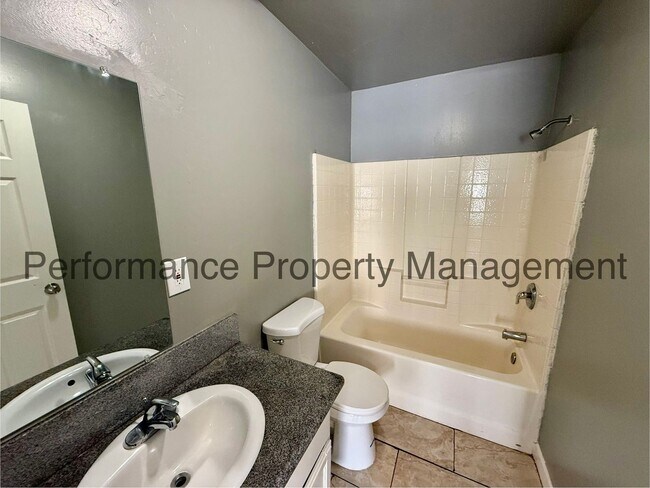 Building Photo - 326 Beardsley Ave