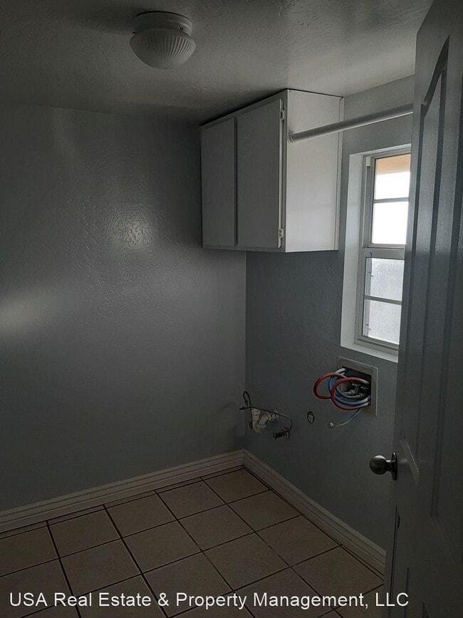 Building Photo - 4 br, 2 bath House - 1255 W. Summer Trail