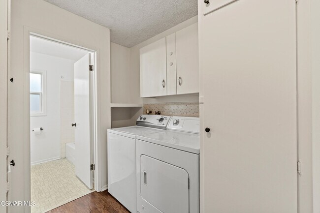 Building Photo - 3341 Porter Ln