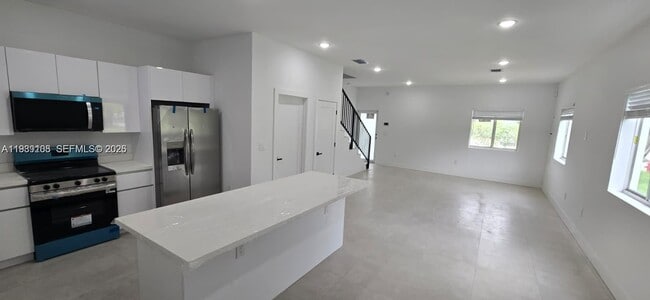 Building Photo - 141 NW 11th St