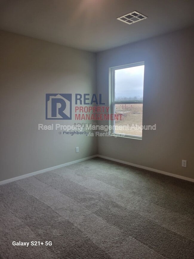 Building Photo - 8510 E 163rd St S