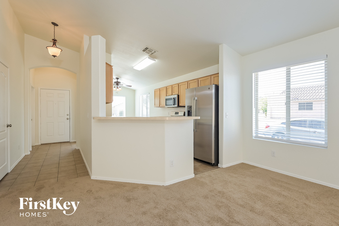 Building Photo - 7904 W Sacramento Hill Dr
