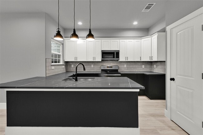 Building Photo - 7415 Hezekiah Ln