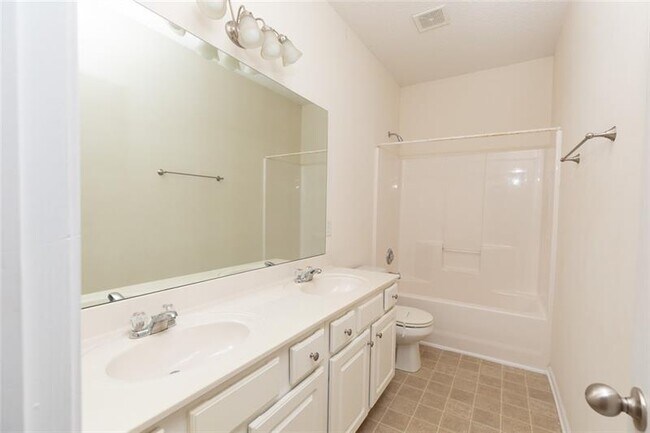 Building Photo - 300 McKendree Ct
