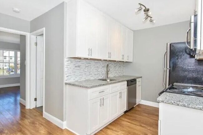 Building Photo - 5803 Oleander Plz