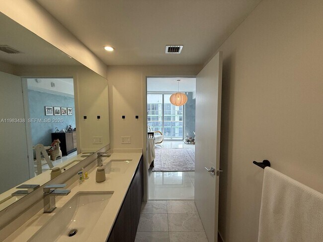 Building Photo - 488 NE 18th St