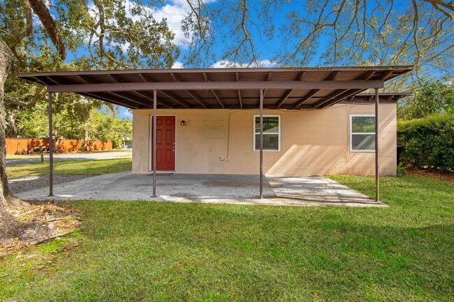 Building Photo - 1800 E Harding St