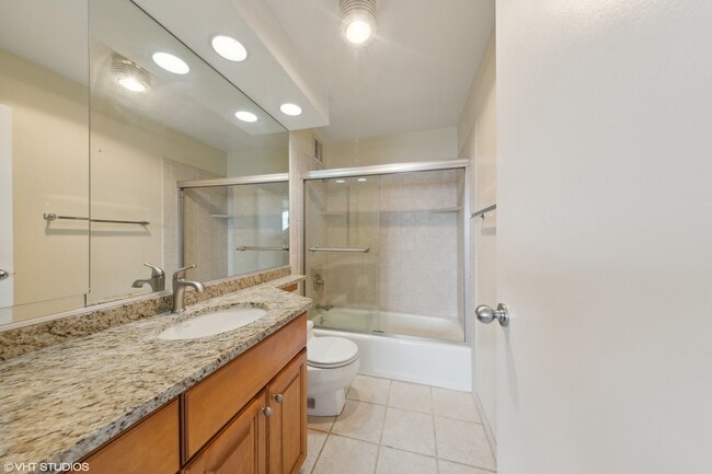 Building Photo - 155 N Harbor Dr