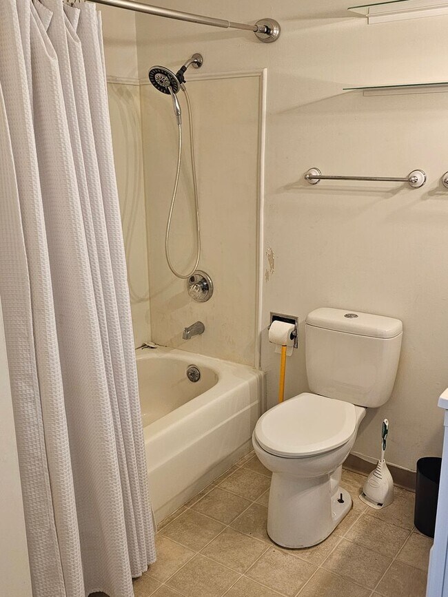 Building Photo - 1922 Hilling Ave