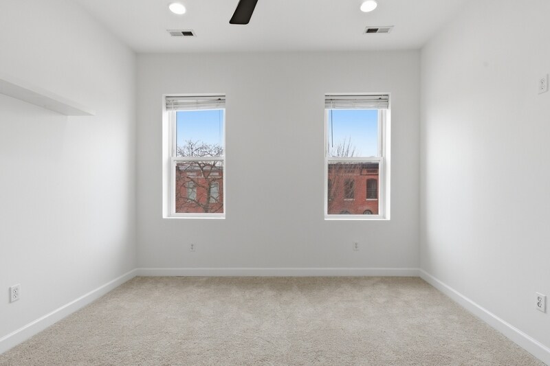 Building Photo - 409 S East Ave