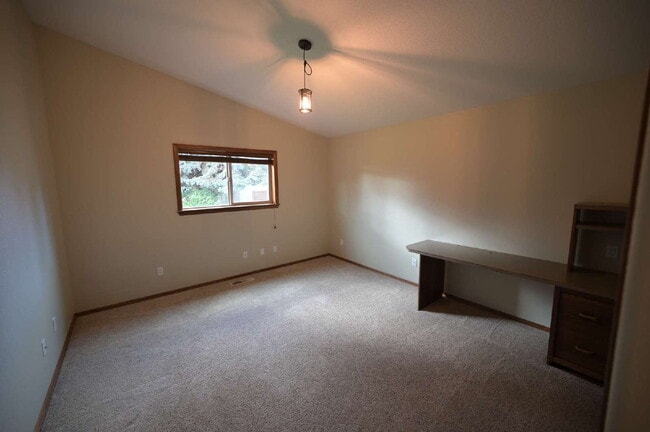 Building Photo - Single level, 3+ bed 3 bath, 2,932 sf home on 1.23 acres in Sequim