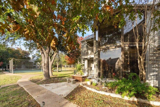 Building Photo - 143 World of Tennis Sq