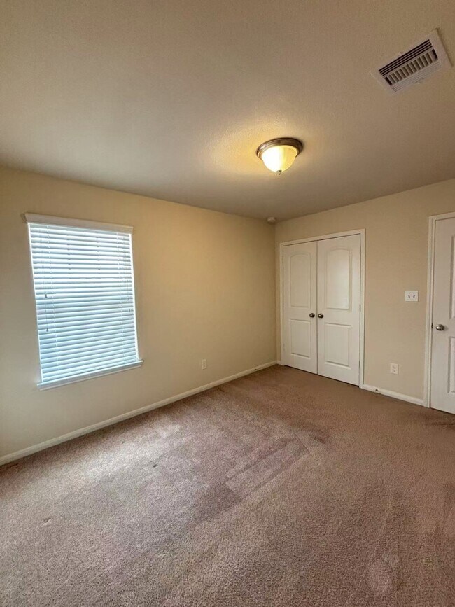Building Photo - 14246 Dos Palos Dr