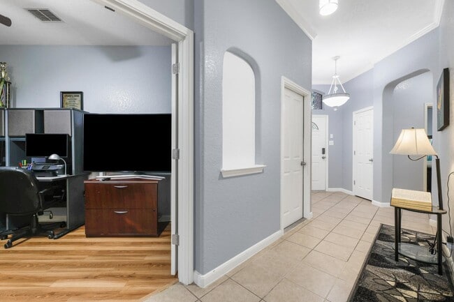 Building Photo - 1515 Wild Fire