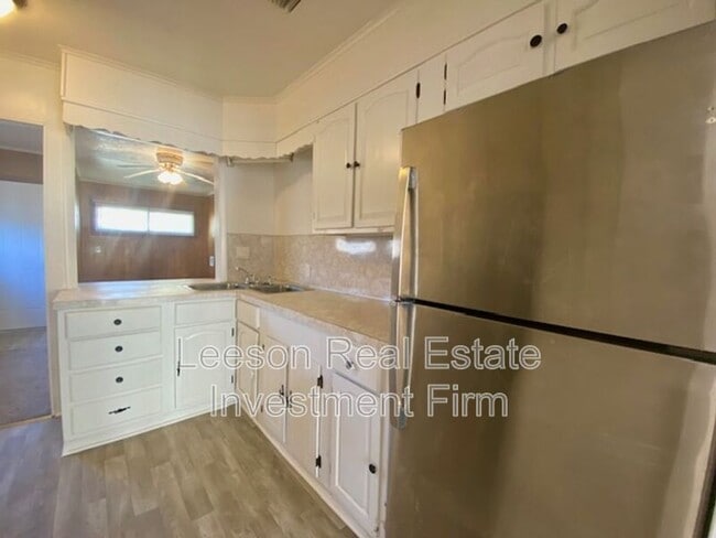 Building Photo - 3132 Looney St