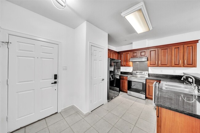 Building Photo - 6633 W Sam Houston Pkwy S