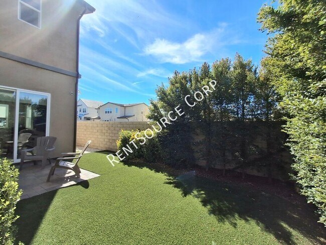 Building Photo - 26995 W Meandering Trail Pl