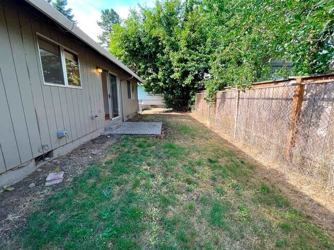 Building Photo - howad01