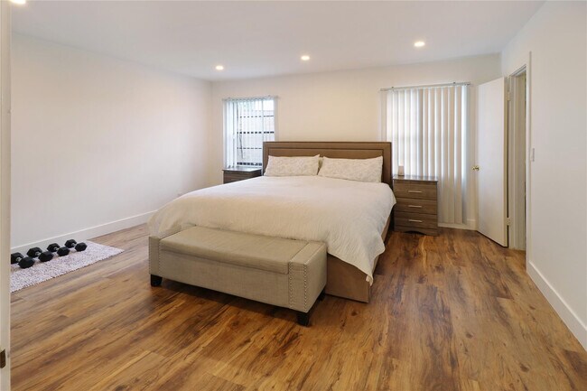 Building Photo - 9390 SW 61st Way