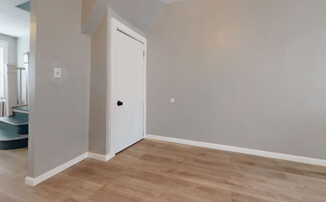 Building Photo - 705 Edgemore Rd