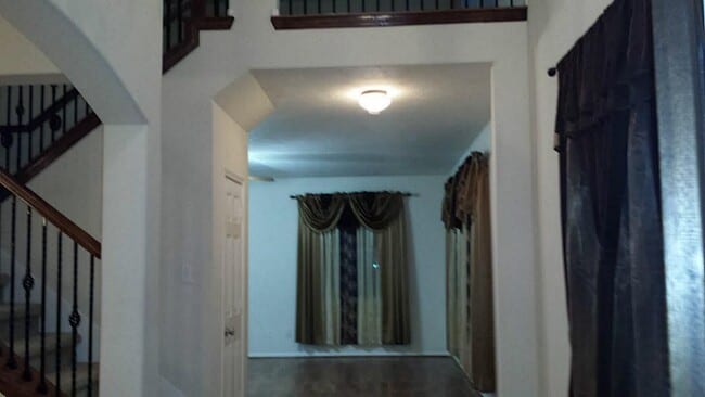 Building Photo - 4023 Windmill Creek Dr