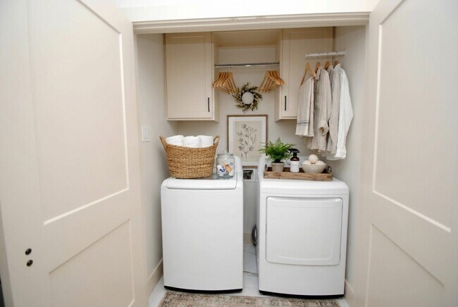 Building Photo - 6312 Illinois St