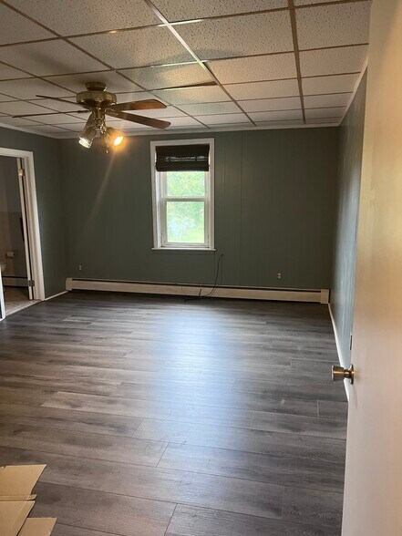 Living room/Kitchen area - 619 Child St