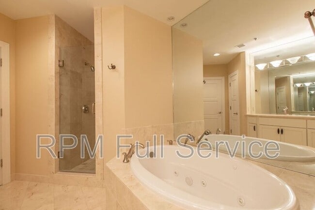 Building Photo - 110 31st Ave N