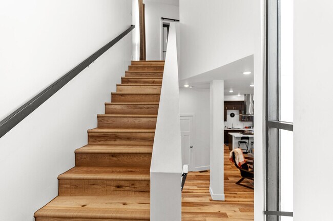 Building Photo - 5 Fyfer Pl