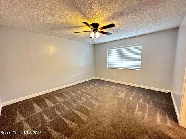 Building Photo - Titusville Townhouse