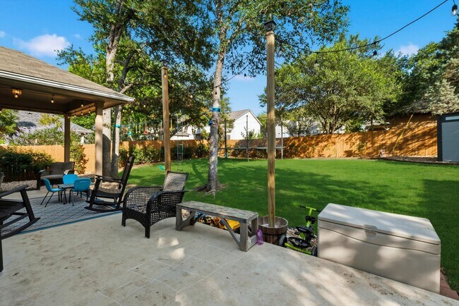 Building Photo - Bright Steubing Ranch Home with Two Primary Suites & Solar Panels