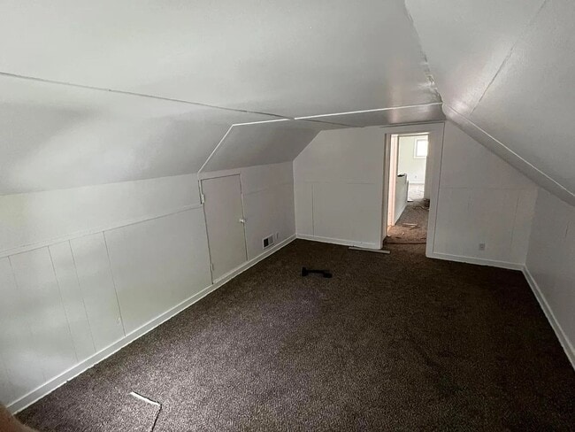 Building Photo - 4 Bedroom 1.5 bath house for rent