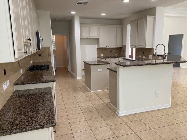 Building Photo - 9535 Empress Crossing Dr