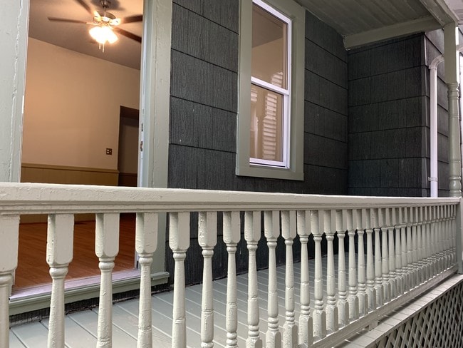 Building Photo - 719 Savannah Ave