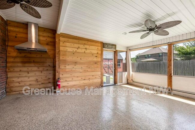 Building Photo - 11758 E Creek Ln