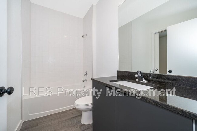 Building Photo - 8773 Zen Dr
