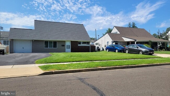 Building Photo - 131 Vermont Ln