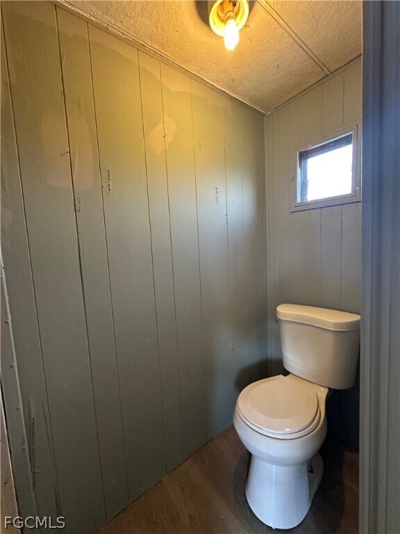 Building Photo - 8086 Heck Dr