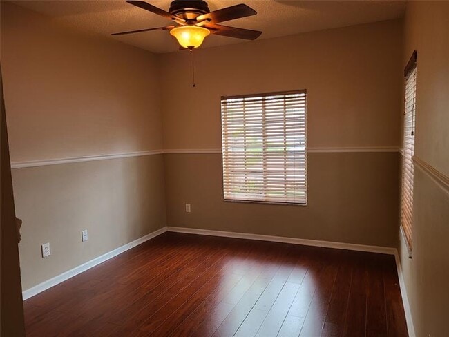 Building Photo - 4740 SW 12th Pl