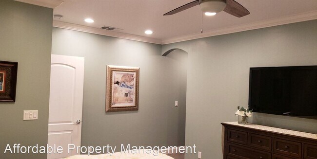 Building Photo - 4 br, 3.5 bath House - 4357 Santee Road